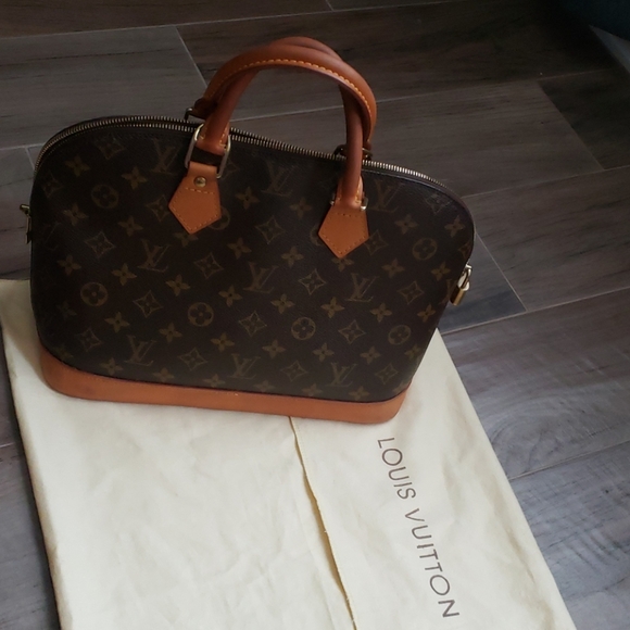 LV Alma PM - Picture 2 of 16